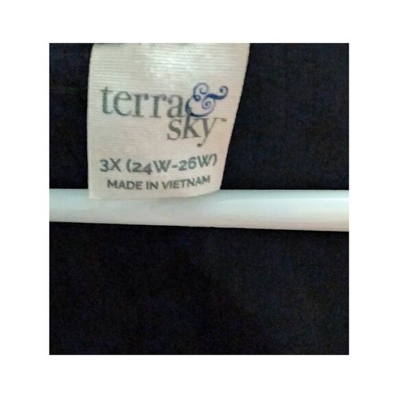 Terra & Sky Pull Over Shirt Plus Size 3X XXX 24W 26W Top Black Tunic V Neck S/S - Picture 3 of 5